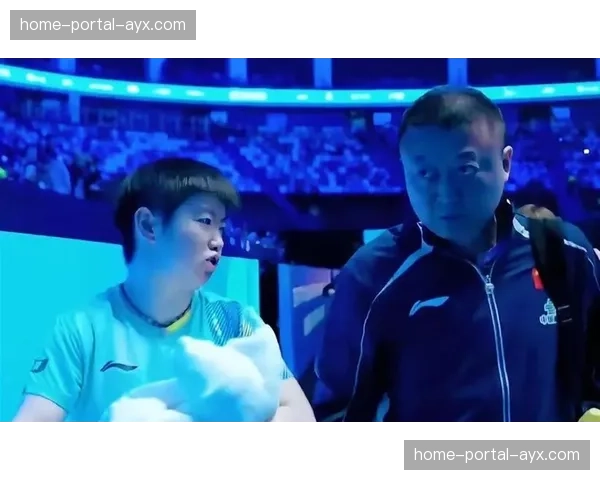 特写：教练看台“表情包”走红网络，成世锦赛另类风景